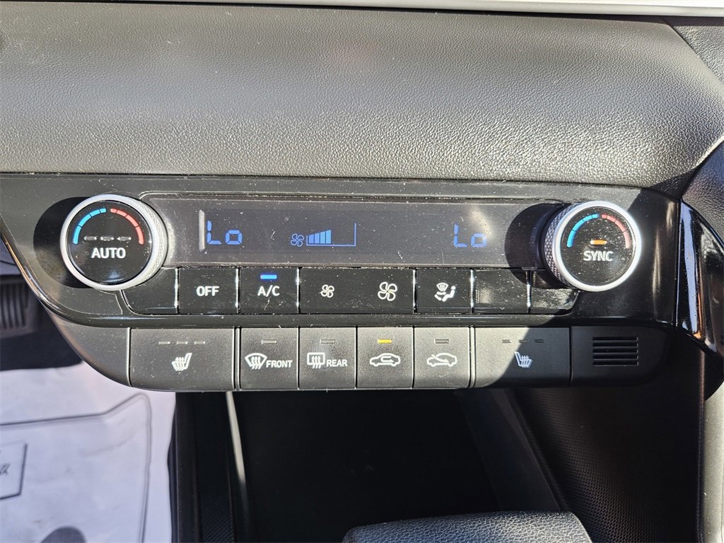 Used 2023 Hyundai Elantra Blue image 19