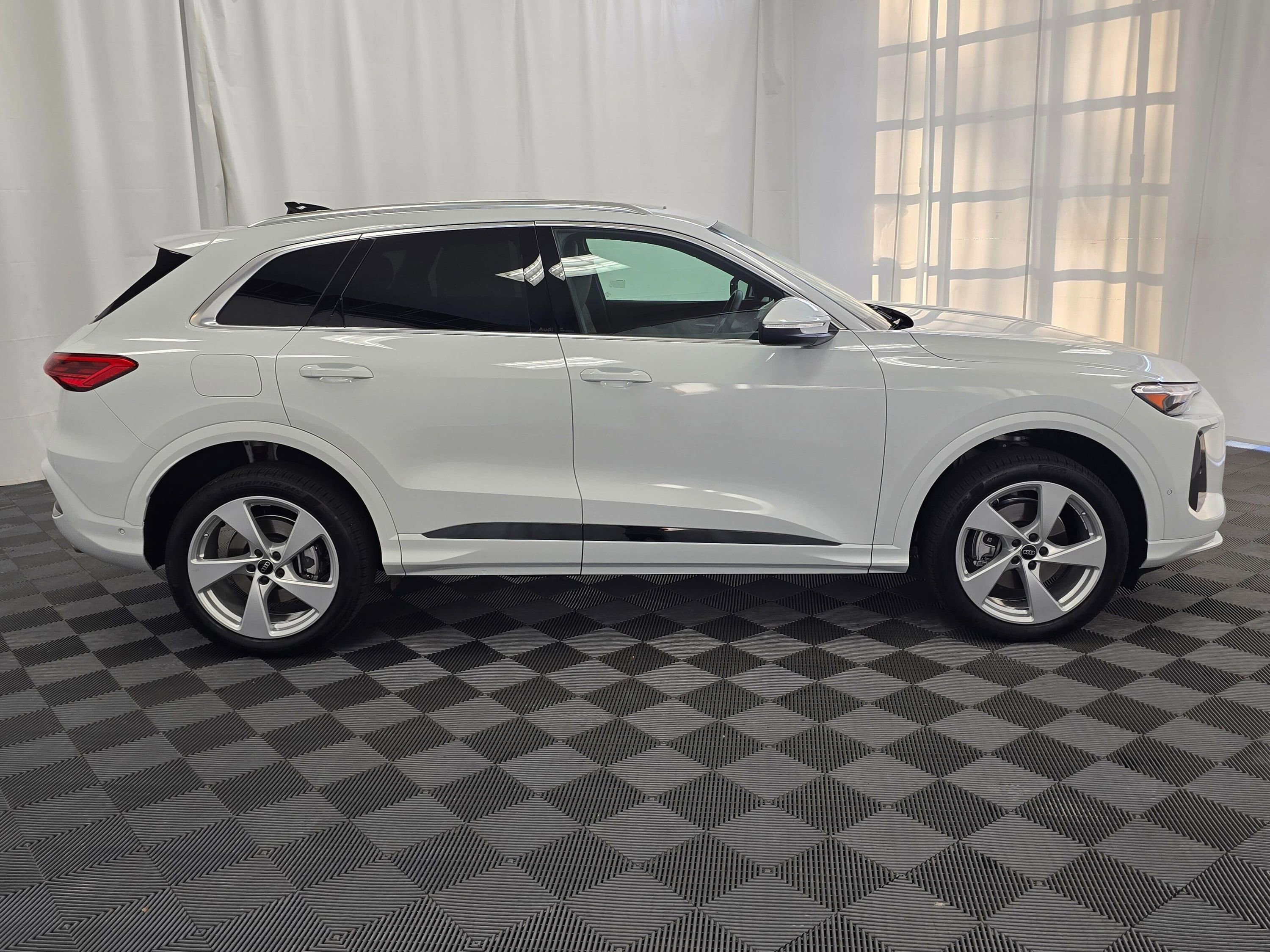 Used 2025 Audi Q5 Premium Plus image 7