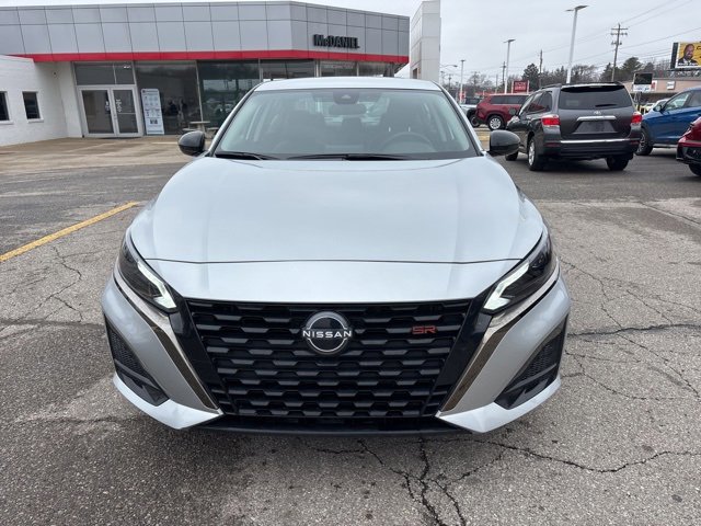 Used 2025 Nissan Altima 2.5 SR image 2