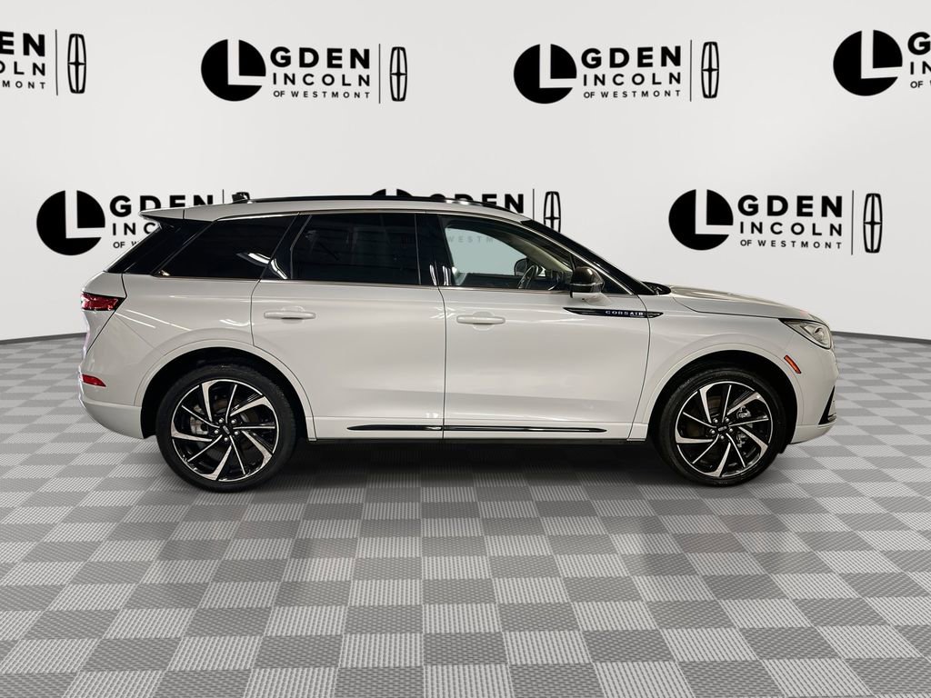 Used 2025 Lincoln Corsair Grand Touring w/ Equipment Group 301A image 9