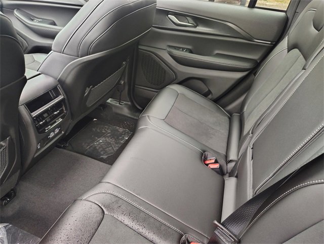 New 2025 Jeep Grand Cherokee Altitude image 33