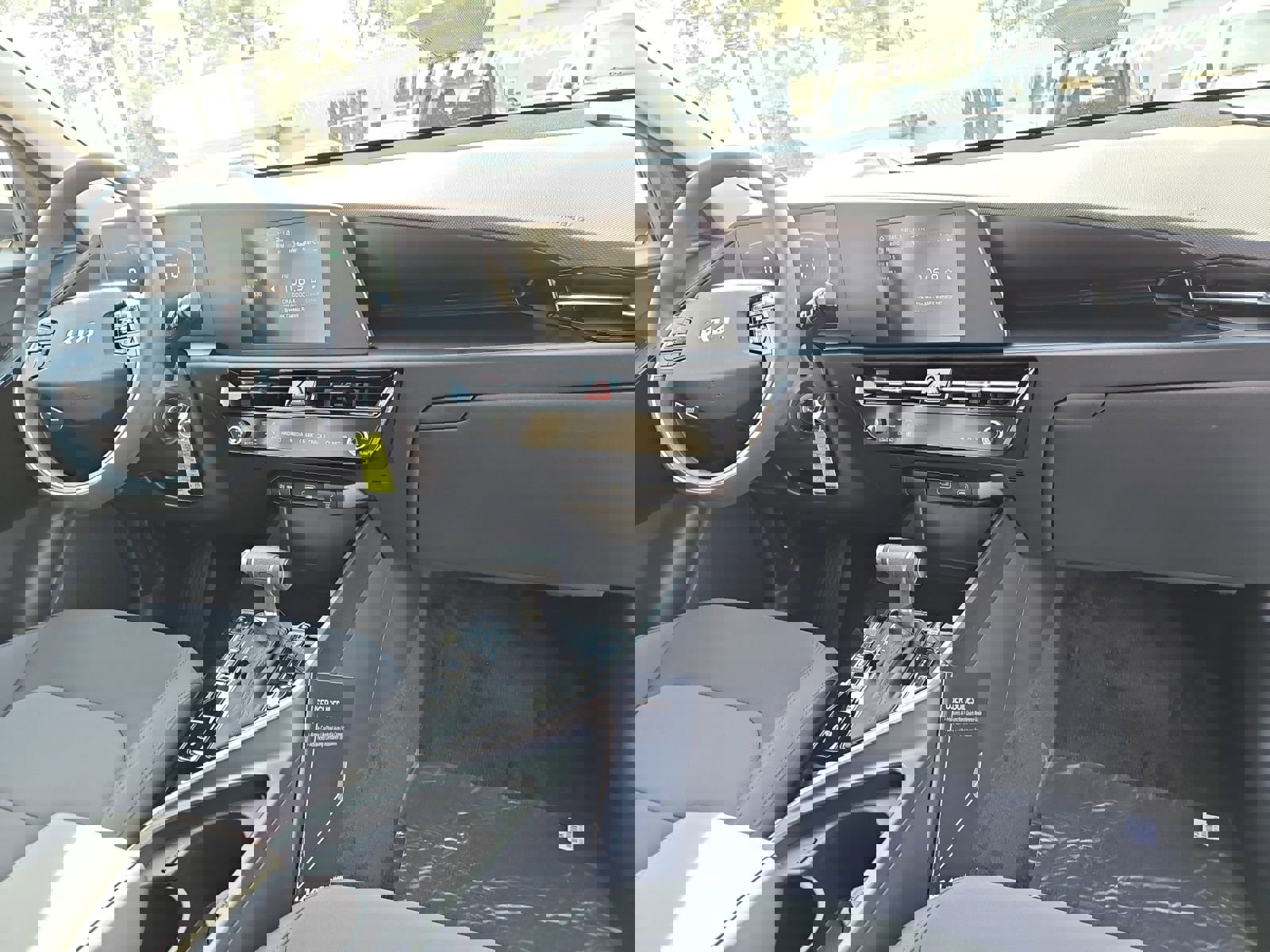 Used 2026 Kia Niro LX image 16