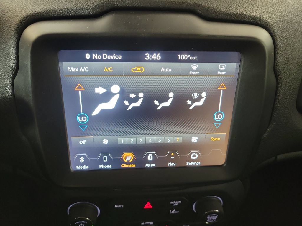 Used 2022 Jeep Renegade Latitude AWD/4WD image 22