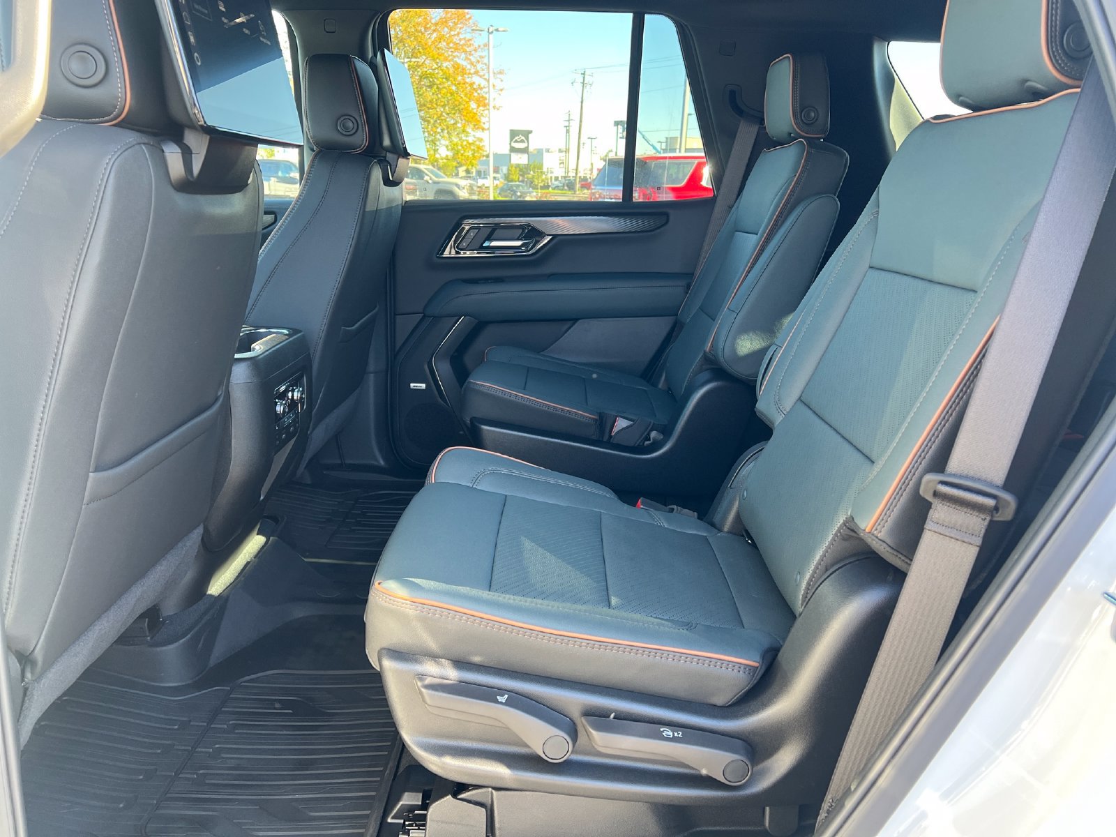 New 2026 GMC Yukon AT4 w/ AT4 Premium Plus Package AWD/4WD image 25