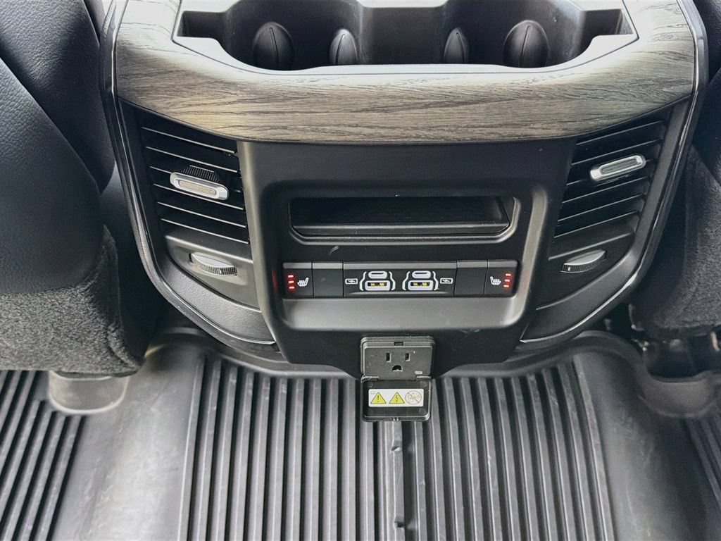 Used 2025 RAM 3500 Limited AWD/4WD image 44