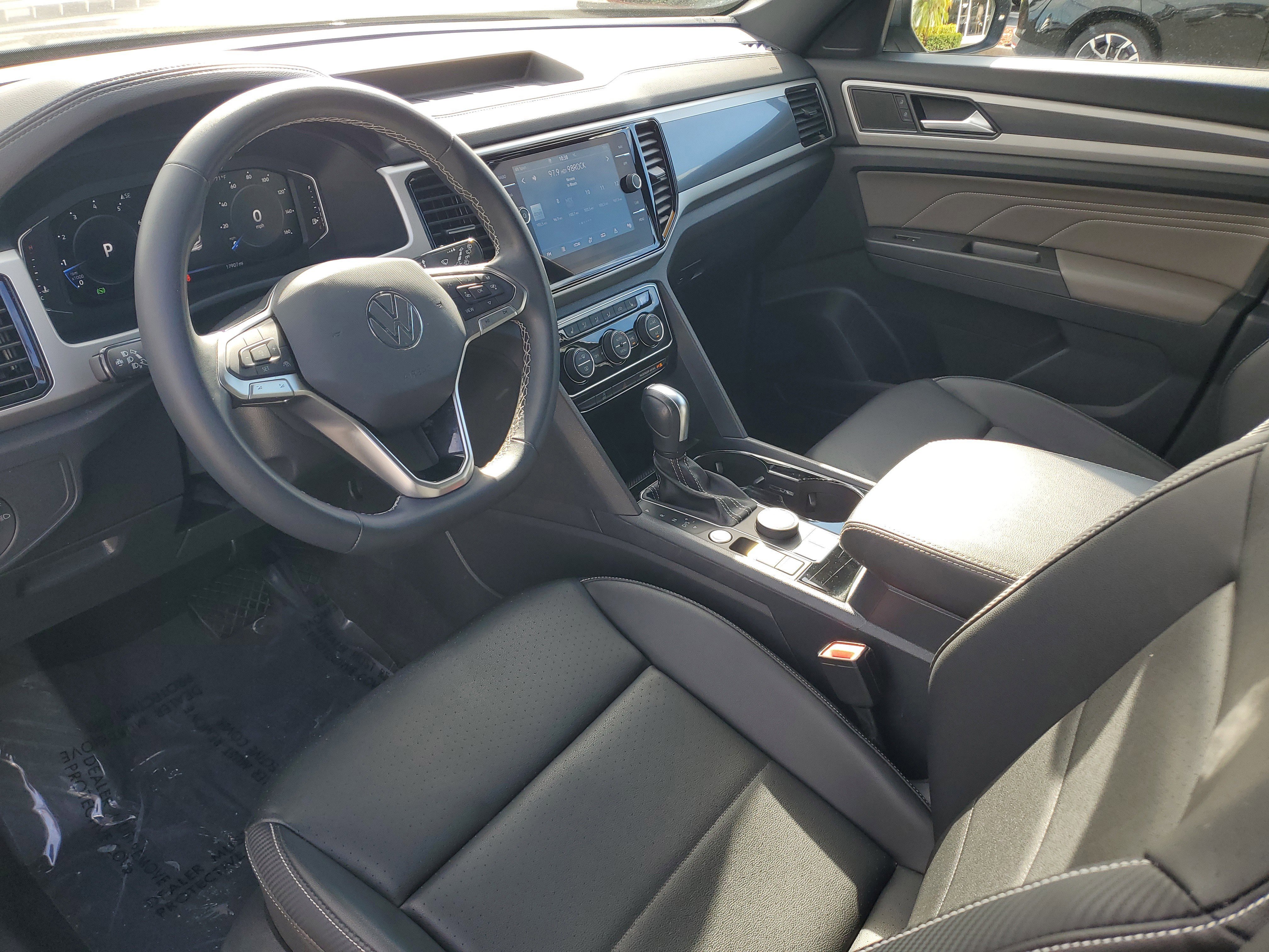 Used 2023 Volkswagen Atlas Cross Sport SEL image 22