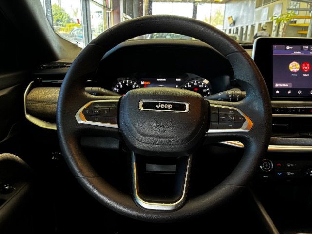 Used 2025 Jeep Compass Sport image 24