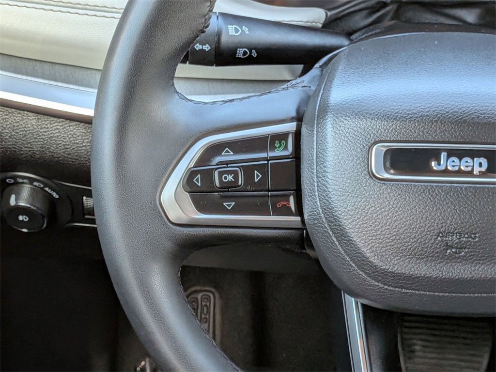 Used 2025 Jeep Compass Limited image 18