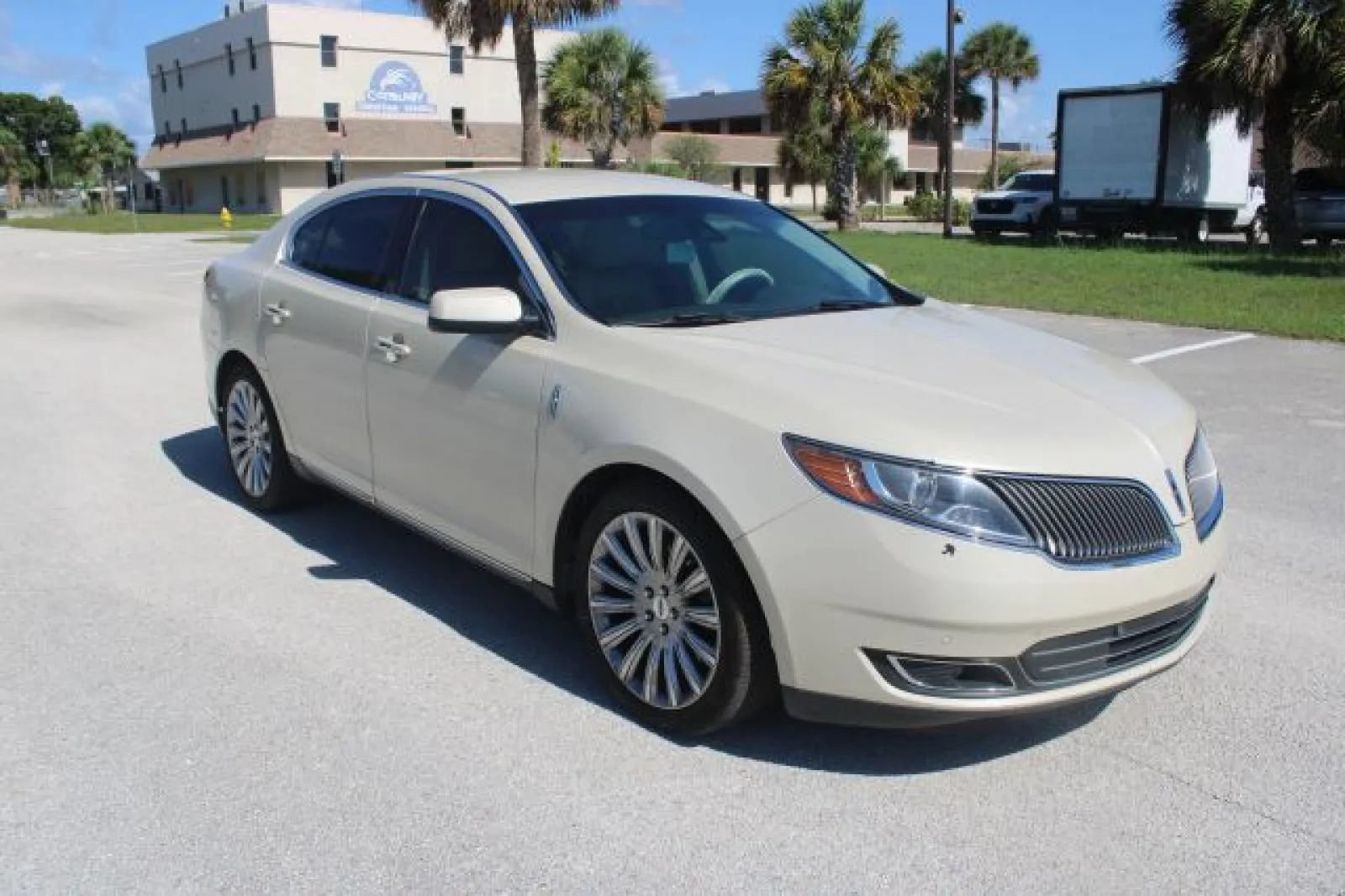 Used 2014 Lincoln MKS w/ Equipment Group 101A FWD image 25