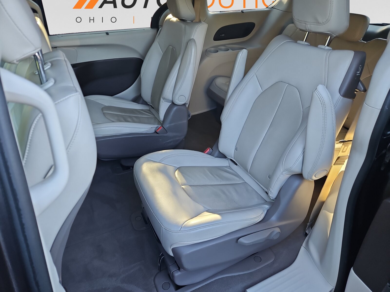Used 2021 Chrysler Pacifica Touring-L FWD image 14