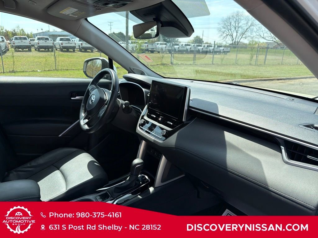 Used 2023 Toyota Corolla Cross XLE w/ Convenience Package image 39