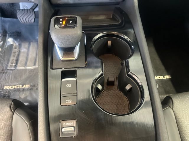 Certified 2025 Nissan Rogue SV w/ SV Premium Package FWD image 16