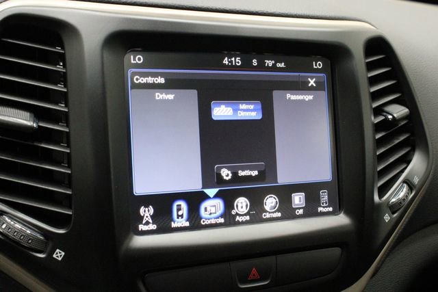 Used 2017 Jeep Cherokee Latitude w/ Comfort/Convenience Group image 35