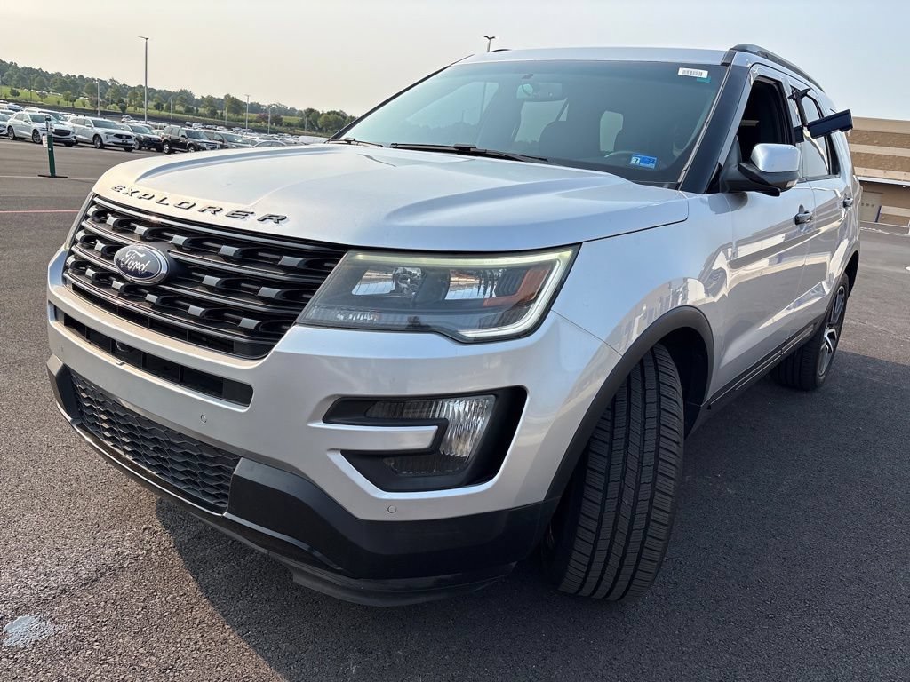 Used 2016 Ford Explorer Sport w/ Equipment Group 401A AWD/4WD image 3