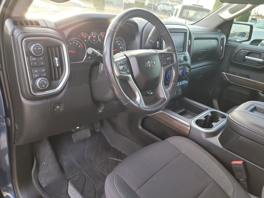 Used 2021 Chevrolet Silverado 1500 LT Trail Boss w/ Bed Protection Package AWD/4WD image 17