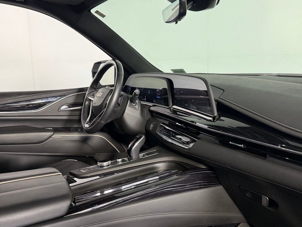 Used 2021 Cadillac Escalade Sport w/ LPO, ONYX Package image 33