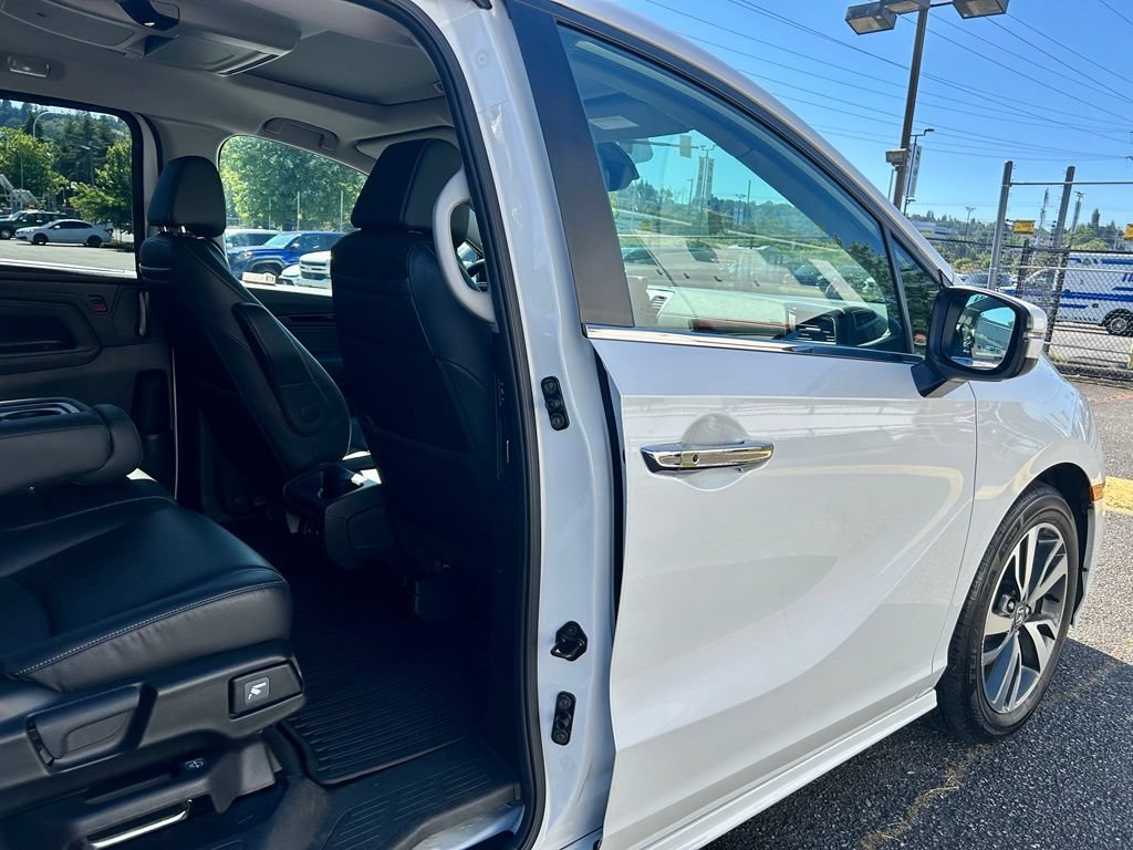 Used 2023 Honda Odyssey Touring image 14