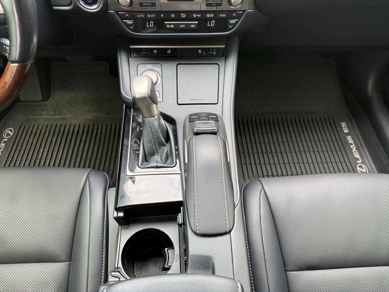 Used 2016 Lexus ES 300h w/ Navigation System Package image 14