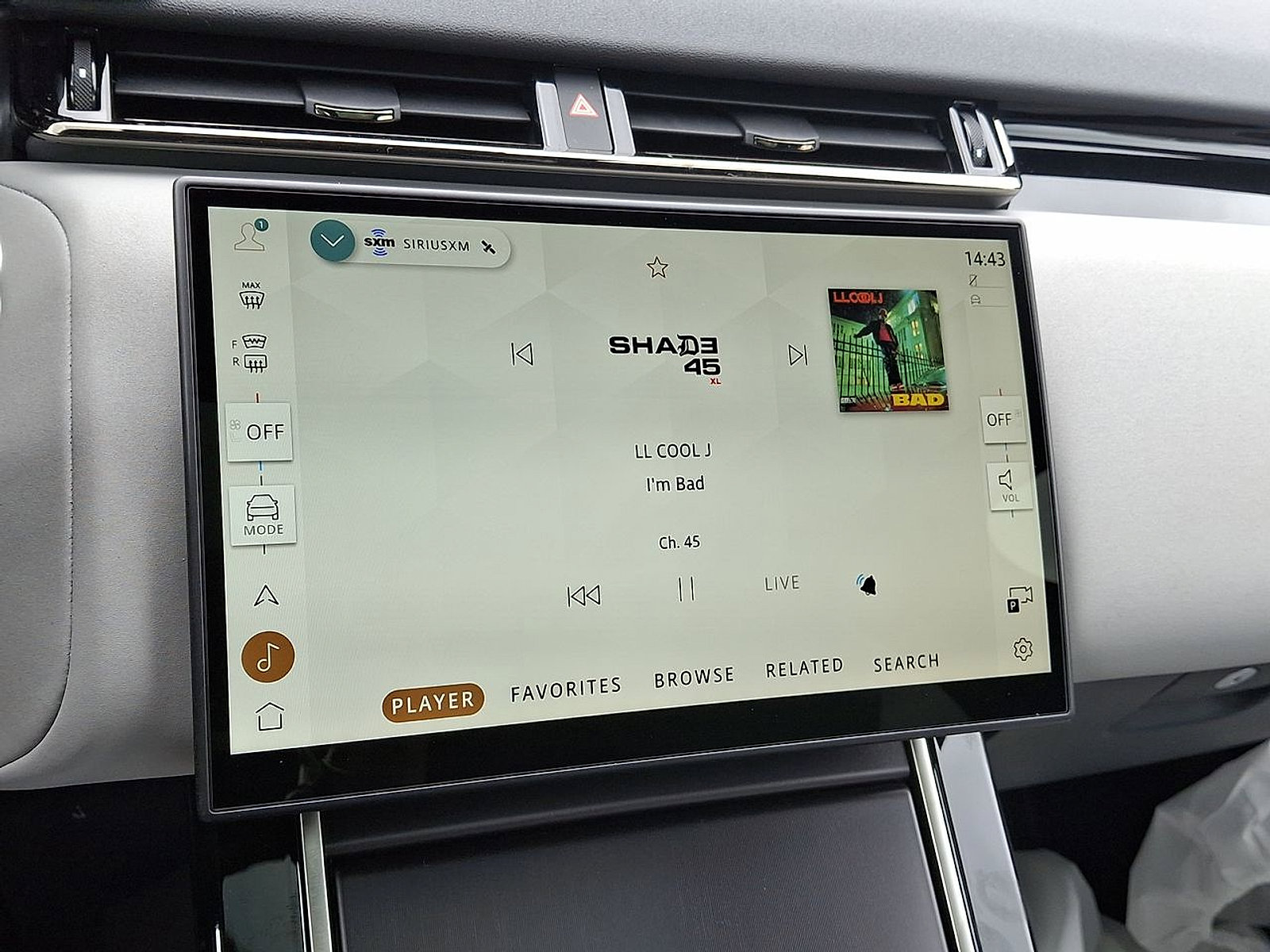 Certified 2026 Land Rover Range Rover Velar Dynamic SE image 23