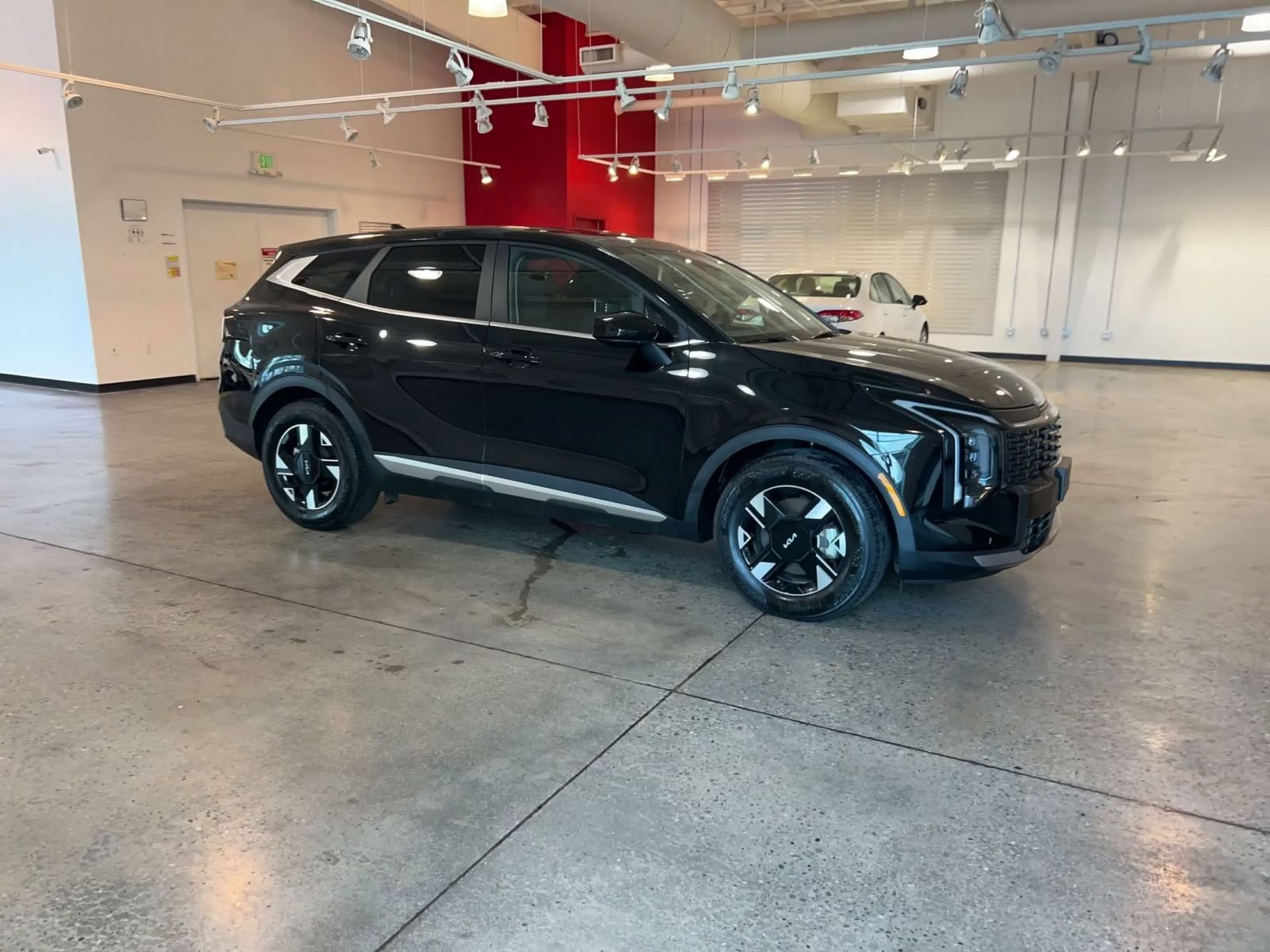Used 2026 Kia Sportage LX FWD image 2