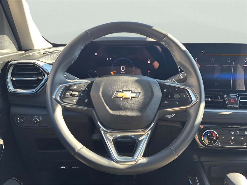 Used 2025 Chevrolet TrailBlazer LT w/ LT Cold Weather Package image 17