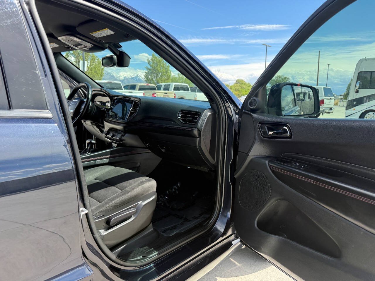 Used 2025 Dodge Durango GT w/ Blacktop Package AWD/4WD image 23