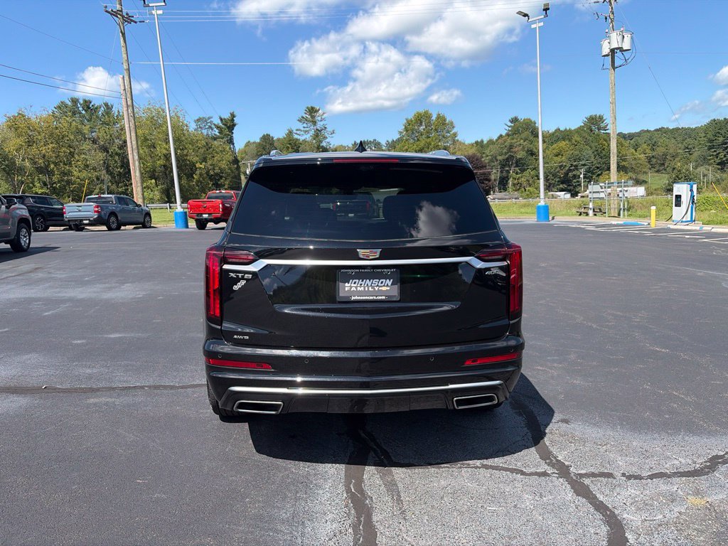 Used 2024 Cadillac XT6 Premium Luxury w/ Technology Package AWD/4WD image 9