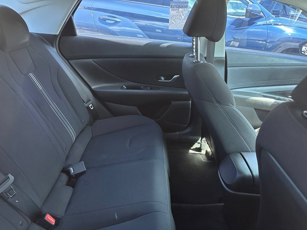 Used 2021 Hyundai Elantra Blue FWD image 16
