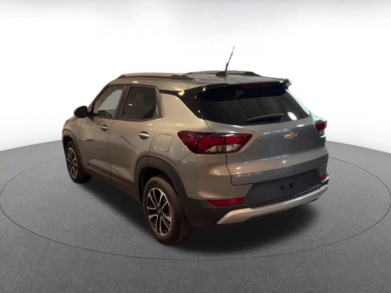 Used 2025 Chevrolet TrailBlazer LT image 11