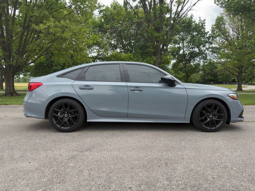 Used 2023 Honda Civic Sport image 3