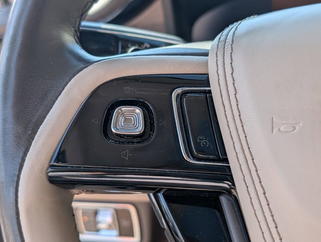 Used 2024 Lincoln Aviator Reserve w/ Equipment Group 201A image 25