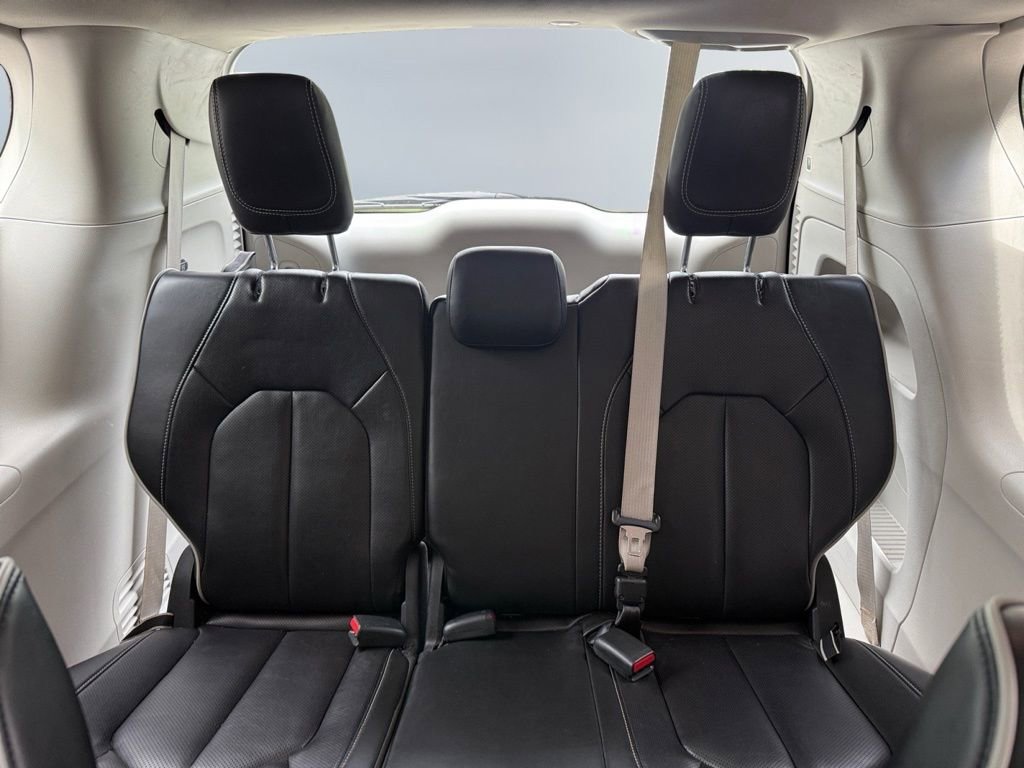 Used 2023 Chrysler Pacifica Limited FWD image 22