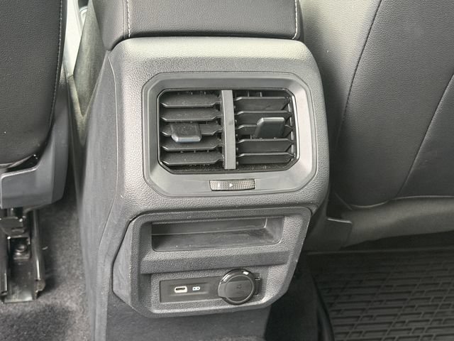 Used 2023 Volkswagen Tiguan SEL R-Line AWD/4WD image 15