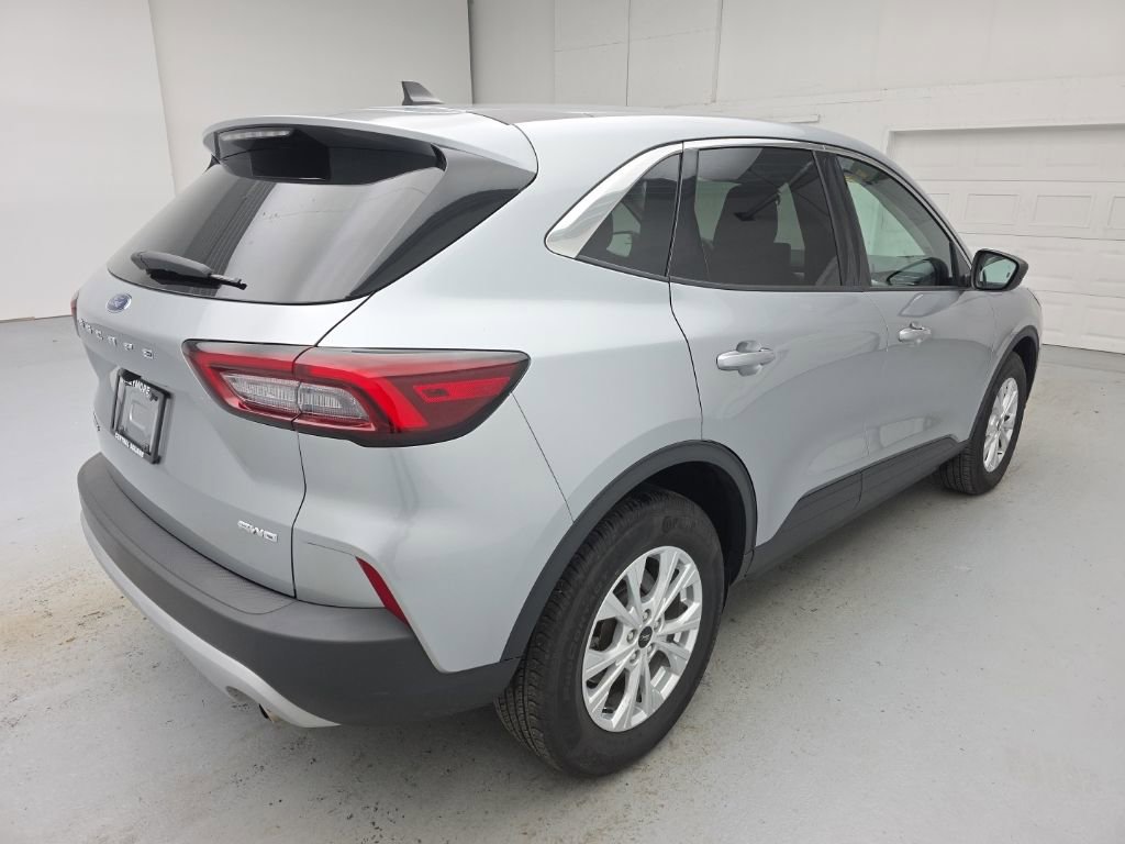 Used 2023 Ford Escape Active image 11