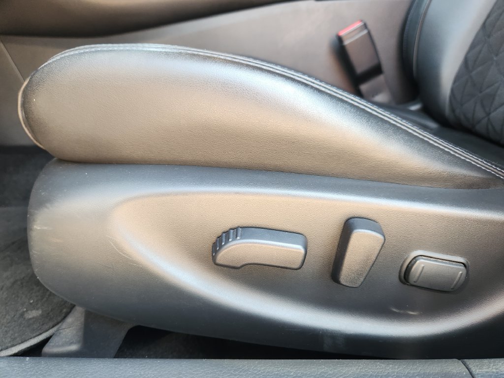 Used 2018 Nissan Maxima SR w/ Midnight Edition FWD image 19