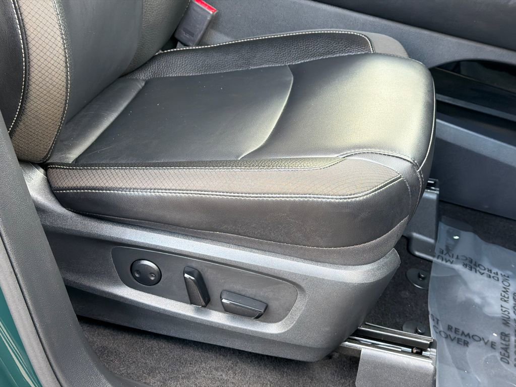 Used 2025 Nissan Pathfinder SL image 11