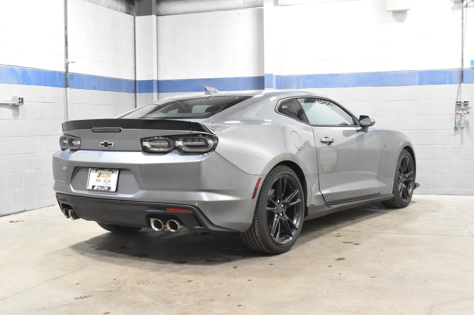 Used 2021 Chevrolet Camaro LT RWD image 22