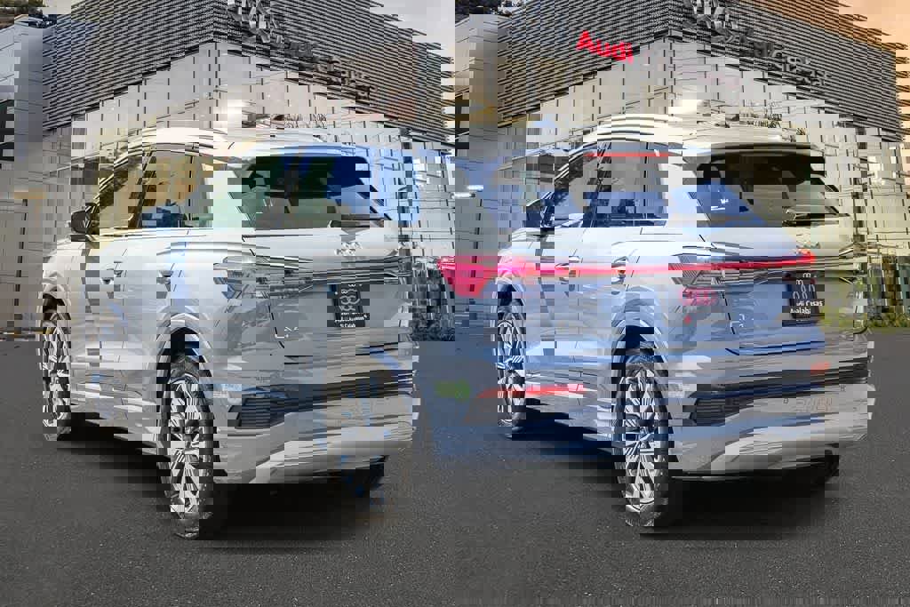 Used 2023 Audi Q4 e-tron Premium Plus w/ Premium Plus image 2