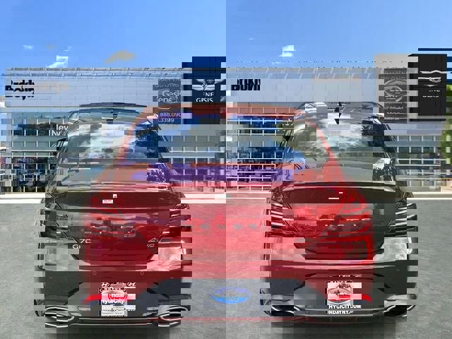 Used 2025 Genesis G70 2.5T w/ Sport Prestige Package image 5