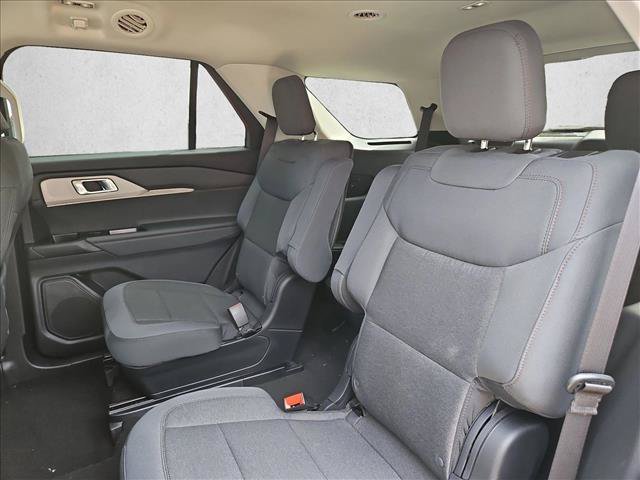 New 2026 Ford Explorer Active RWD image 16