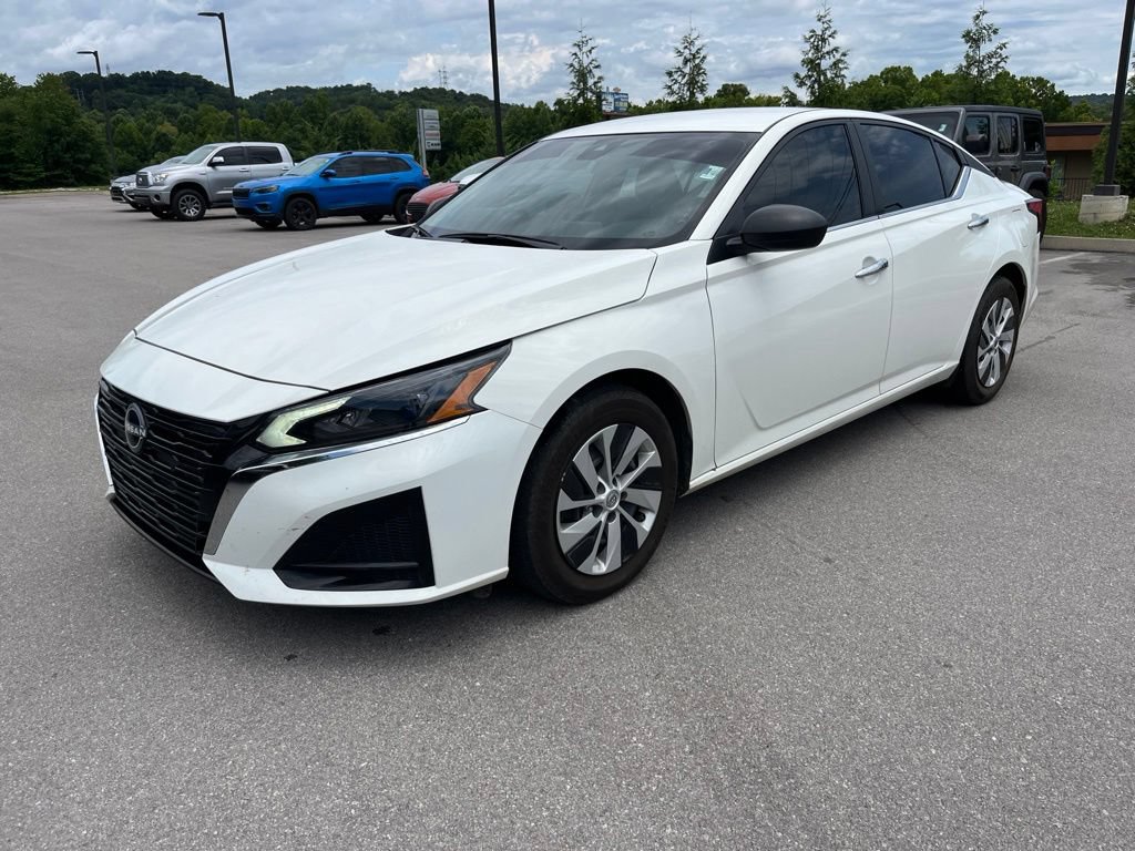 Used 2025 Nissan Altima 2.5 S FWD image 1
