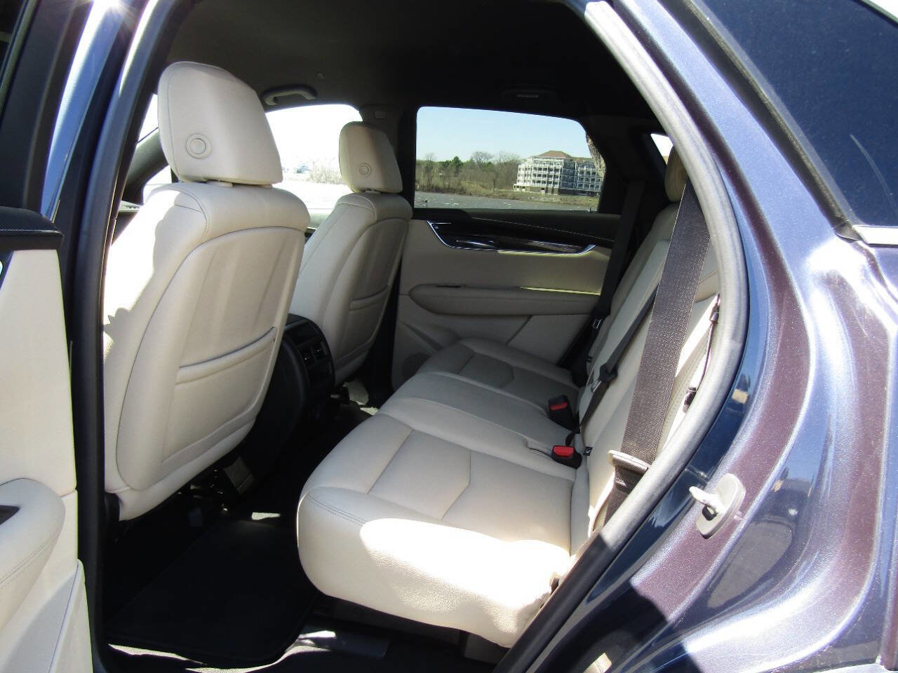 Used 2019 Cadillac XT5 AWD image 10