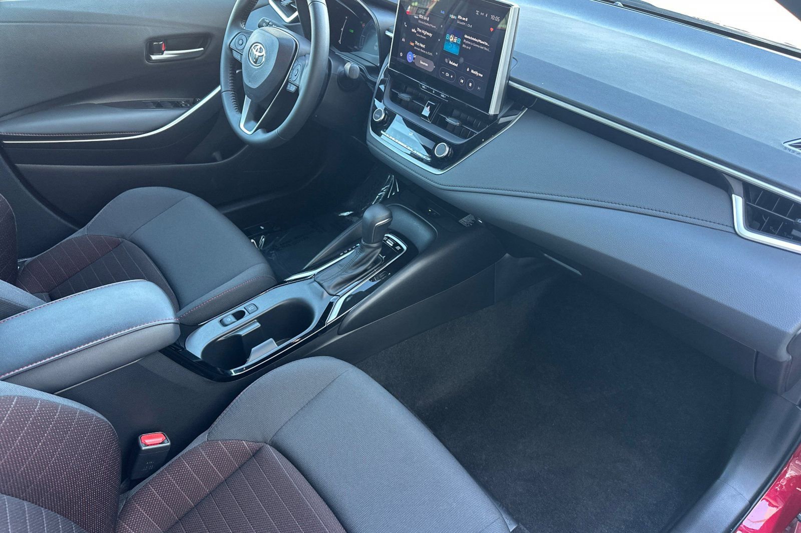 Used 2025 Toyota Corolla SE image 17