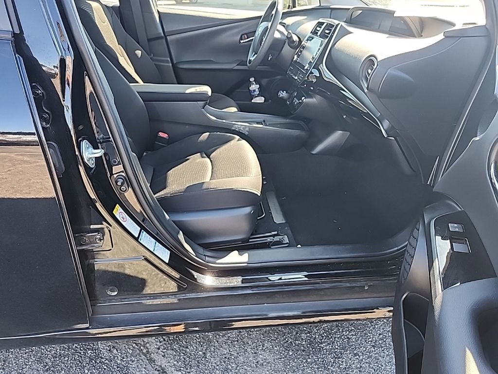 Used 2020 Toyota Prius LE image 15