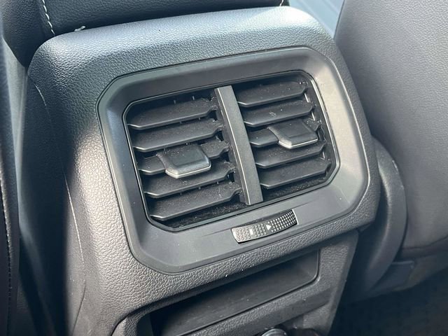 Used 2024 Volkswagen Tiguan SE image 20