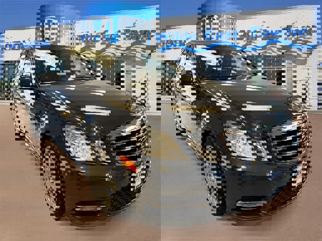 Used 2012 Mercedes-Benz E 350 4MATIC Sedan image 2