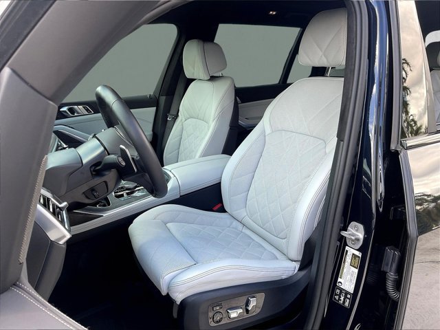 Used 2025 BMW X7 xDrive40i w/ M Sport Package AWD/4WD image 24