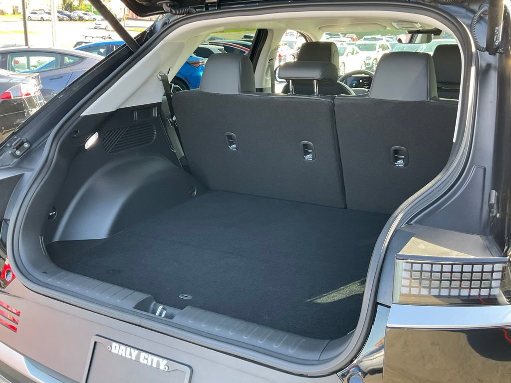 Used 2025 Hyundai Ioniq 5 SEL image 9