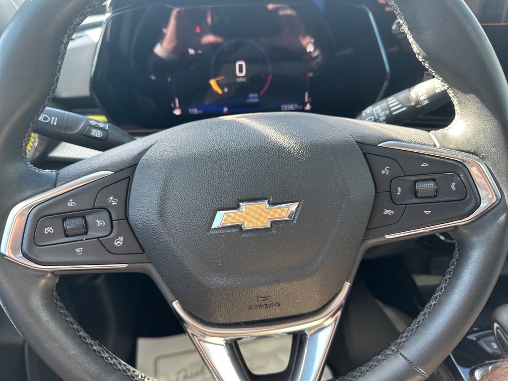 Used 2024 Chevrolet Trax LT w/ Sunroof Package image 14