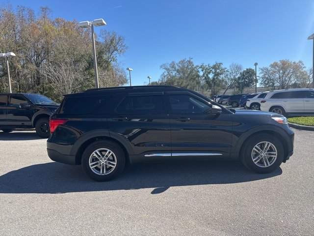 Certified 2022 Ford Explorer XLT w/ Equipment Group 202A image 7